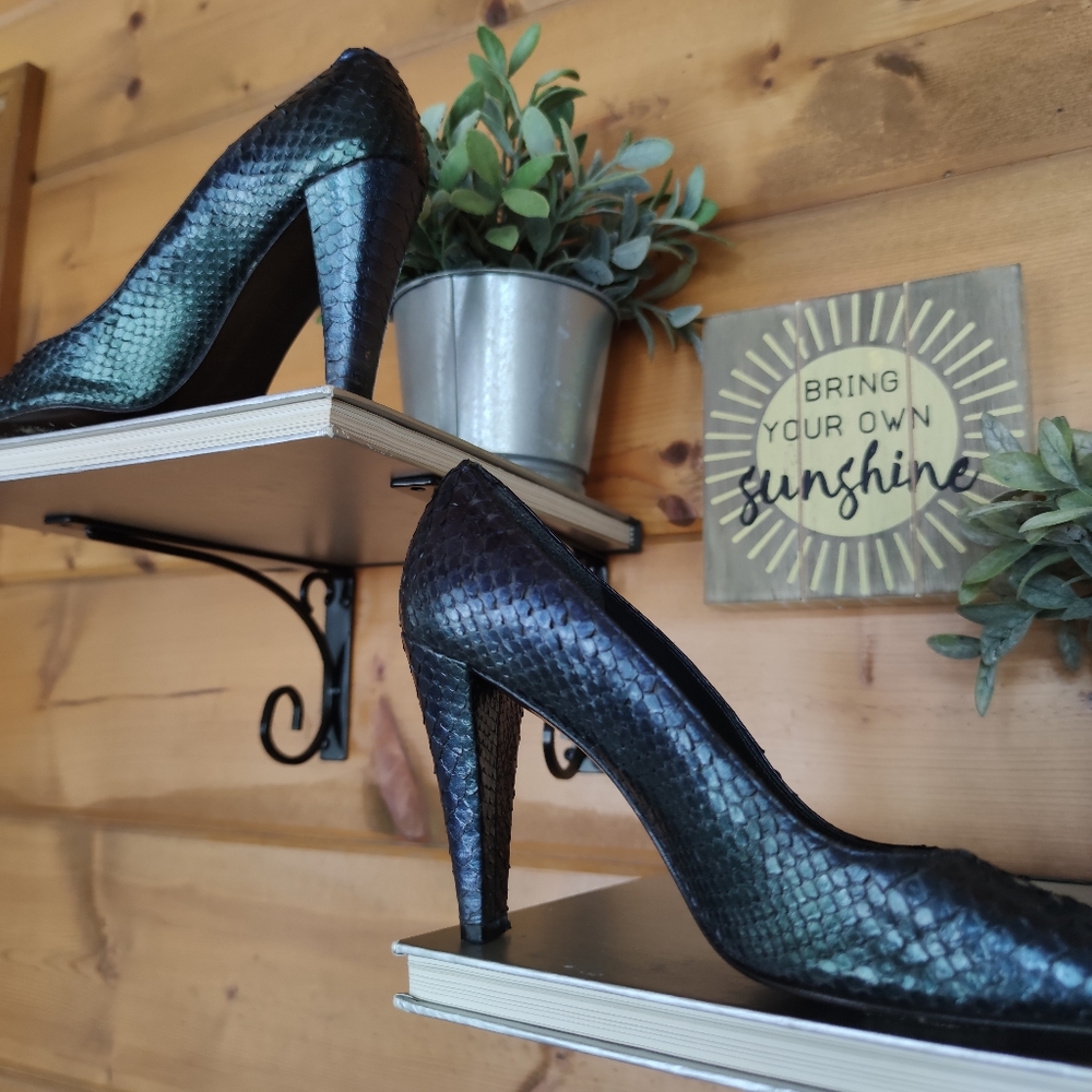 Stuart Weitzman Iridescent Snake Python Peep Toe … - image 6